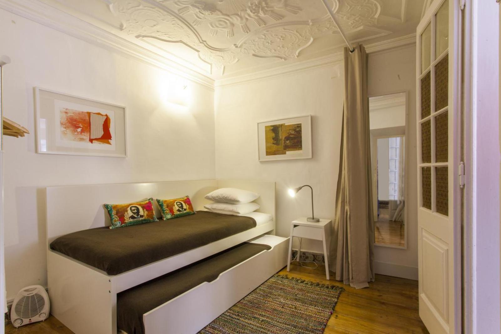 C2 Bairro Alto 18Th Century Beautiful Apartment Lisboa Ngoại thất bức ảnh